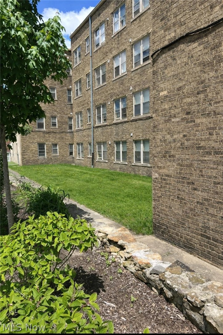 2374 Euclid Heights Boulevard, Cleveland Heights, OH - Photo 2