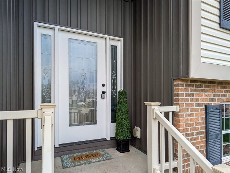 1154 Eaton Drive, Akron, OH - Photo 2