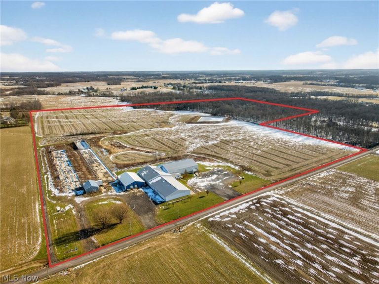 Deerfield Avenue, Dalton, OH, 44618