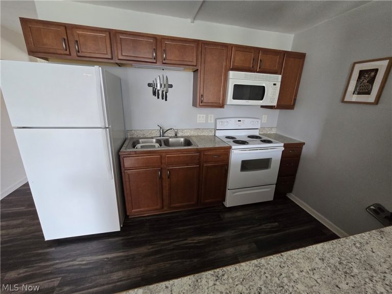 2331 Market Street #204, Akron, OH - Photo 6