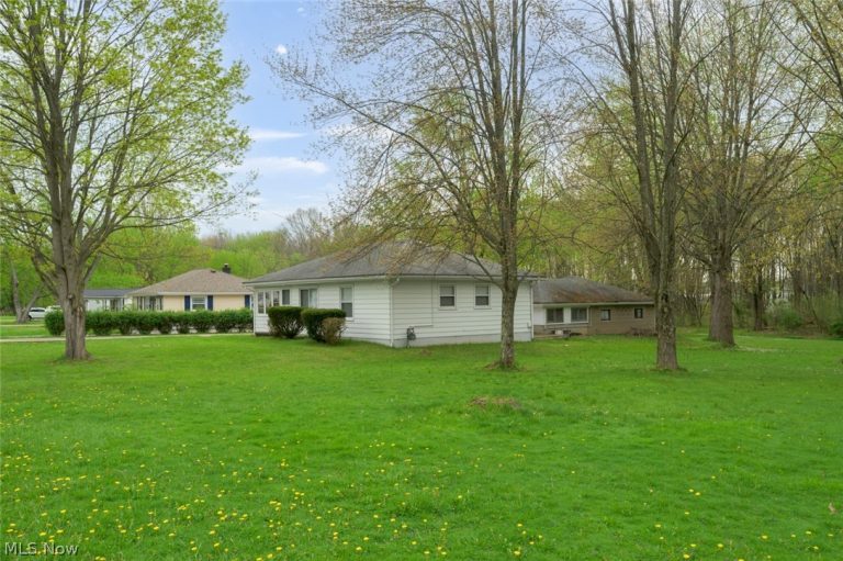 1603 Grandview Road, Lake Milton, OH - Photo 3