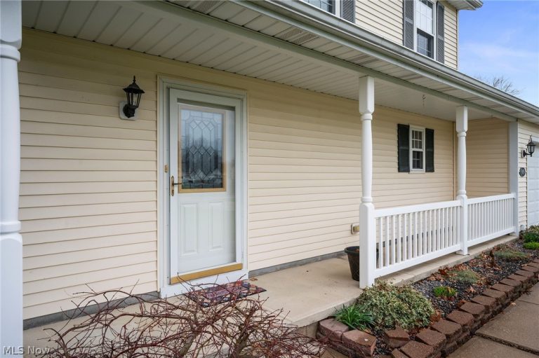 909 Lake Terrace Drive, Painesville, OH - Photo 8