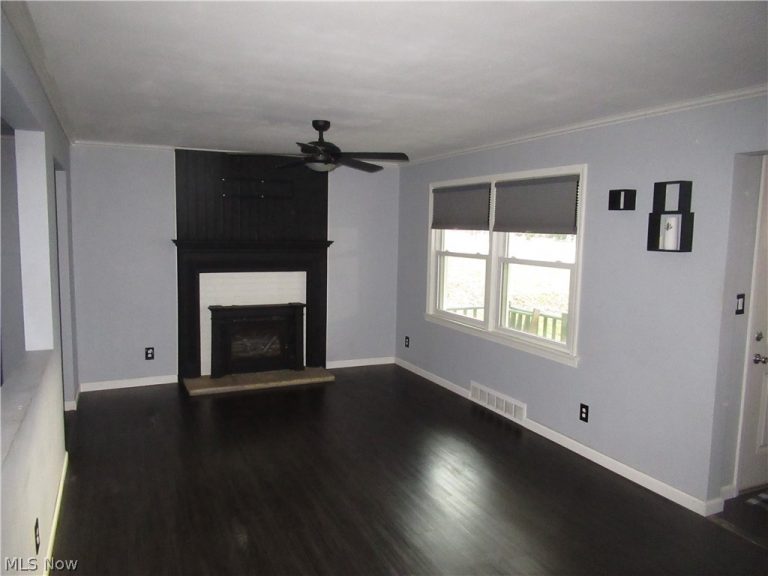 223 Fairview Avenue, Canfield, OH - Photo 4