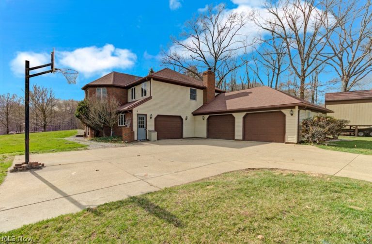 34 Iroquois Trail, Malvern, OH - Photo 2