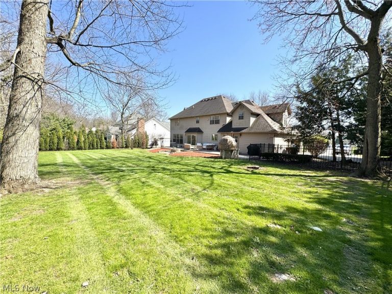 5840 Rosewood Drive, Youngstown, OH - Photo 5