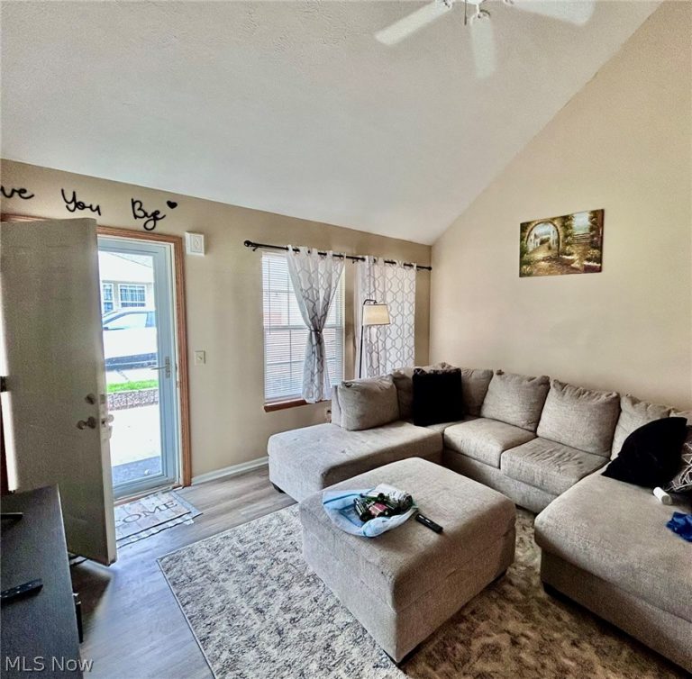 726 North Creek Drive, Painesville, OH - Photo 4