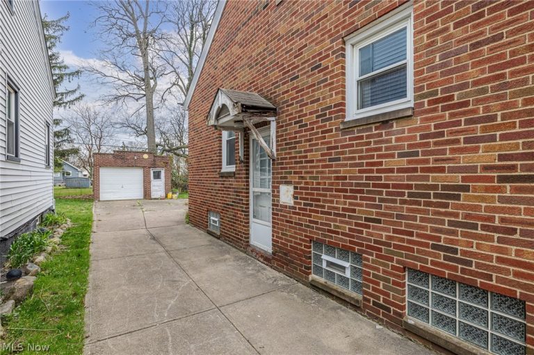 3321 Archmere Avenue, Cleveland, OH - Photo 5