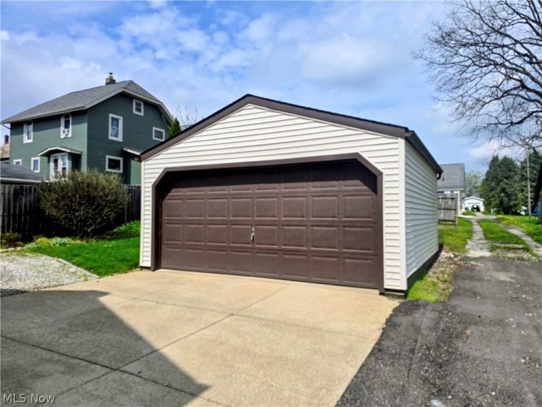 1055 Tuscarawas Avenue, Barberton, OH - Photo 8