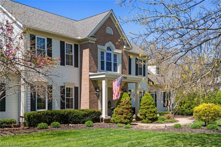7464 Wetherburn Way, Hudson, OH - Photo 3