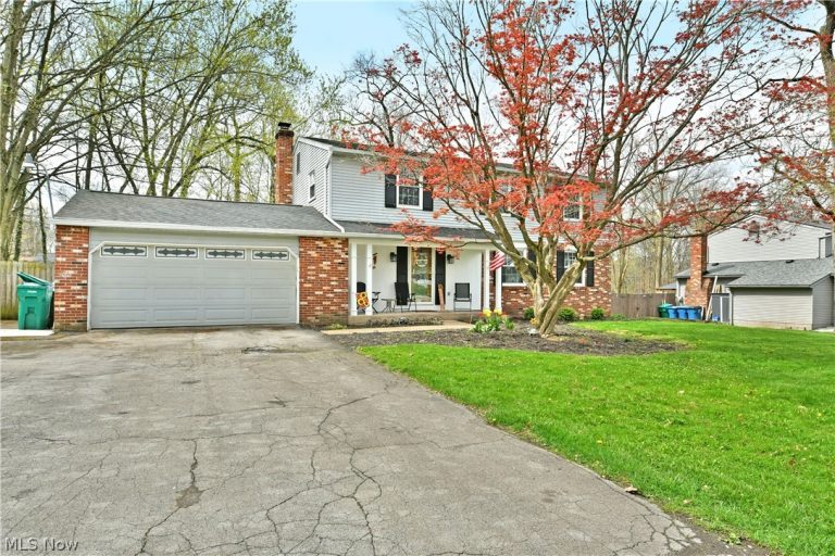 8560 Black Oak Drive, Warren, OH - Photo 2