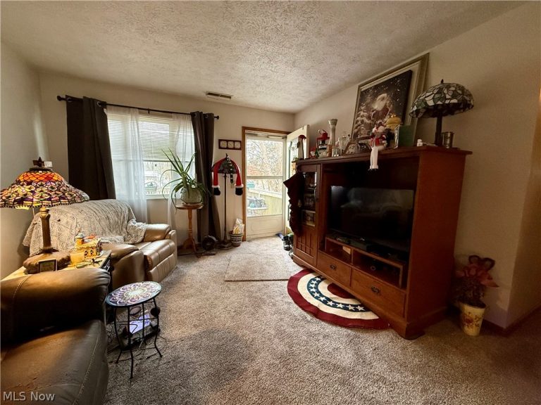 5000 Mildred Circle, Navarre, OH - Photo 6