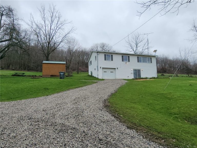 2286 Stonecreek Road, New Philadelphia, OH, 44663