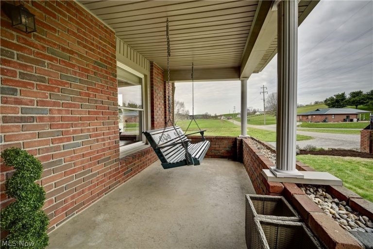 7506 Roy Andrews Road, New Philadelphia, OH - Photo 8