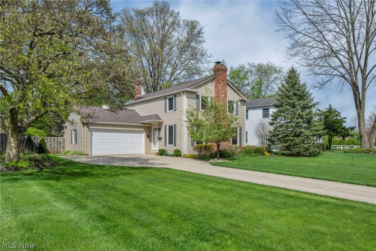 23066 Stoneybrook Drive, North Olmsted, OH - Photo 3