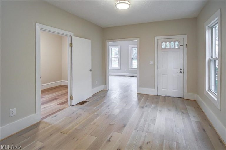 7619 Lawn Avenue, Cleveland, OH - Photo 2