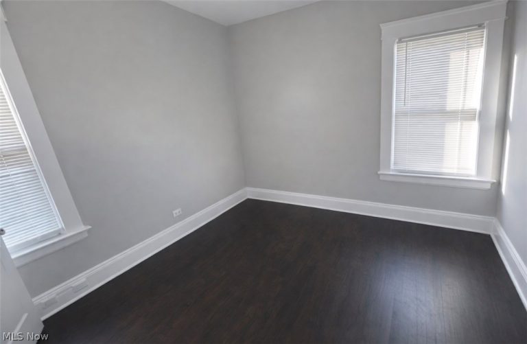 892 Paxton Road, Cleveland, OH - Photo 4