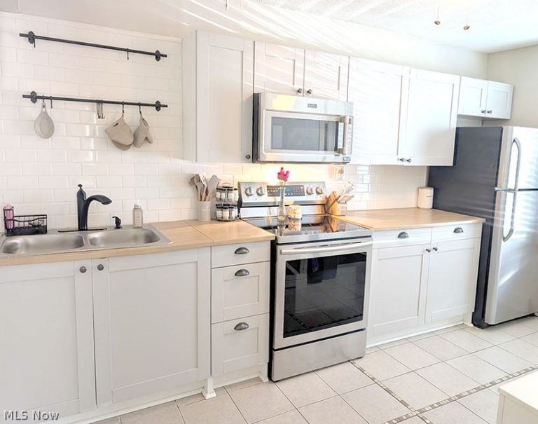 7046 Southern Boulevard, Youngstown, OH - Photo 3