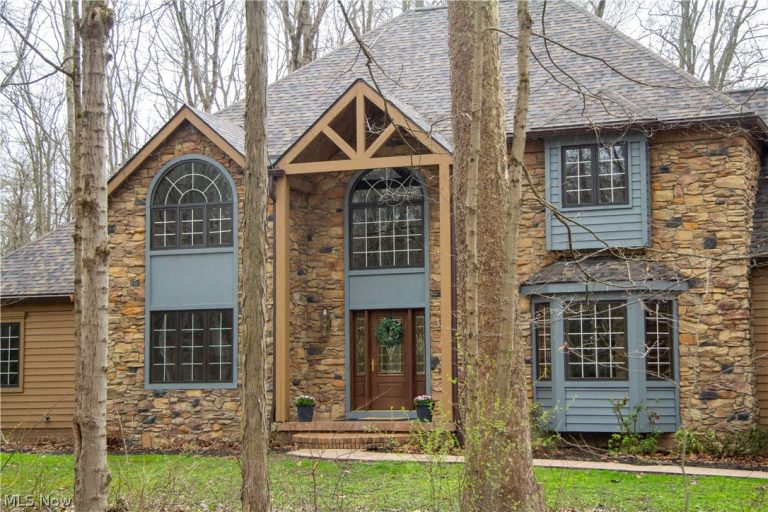 8215 Whispering Pines Drive, Novelty, OH - Photo 2