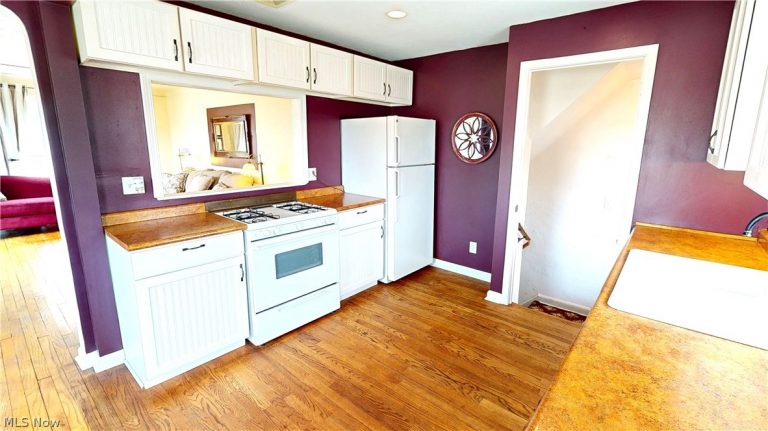 32706 Lakeshore Boulevard, Willowick, OH - Photo 8