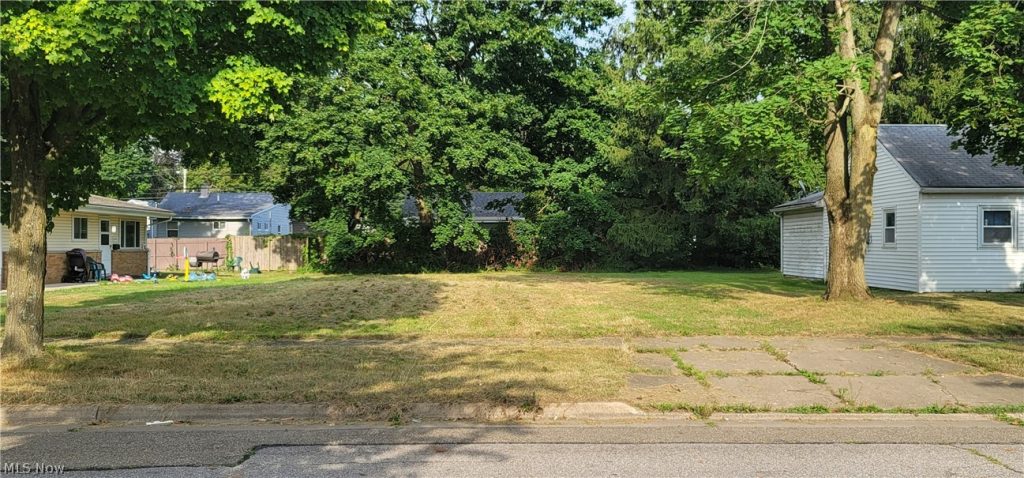 1179 Seward Avenue, Akron, OH