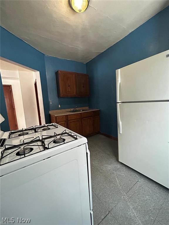 11013 Harvey Avenue, Cleveland, OH - Photo 8