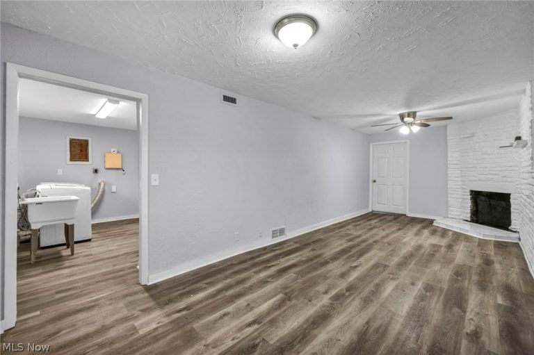 12114 National Drive, Grafton, OH - Photo 6