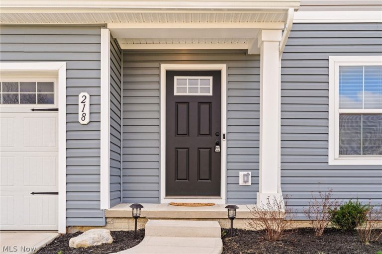 218 Leather Leaf Drive, Elyria, OH - Photo 2