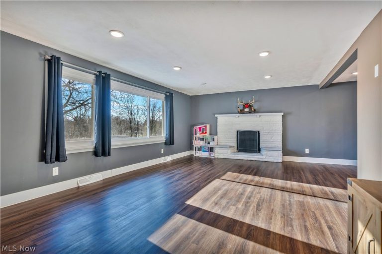 6116 Melody Road, Canton, OH - Photo 8