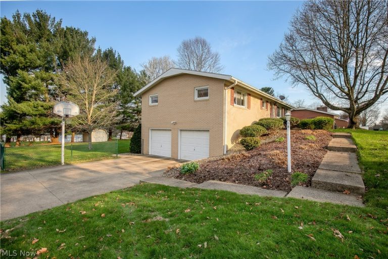 1006 Marquardt Avenue, North Canton, OH - Photo 3