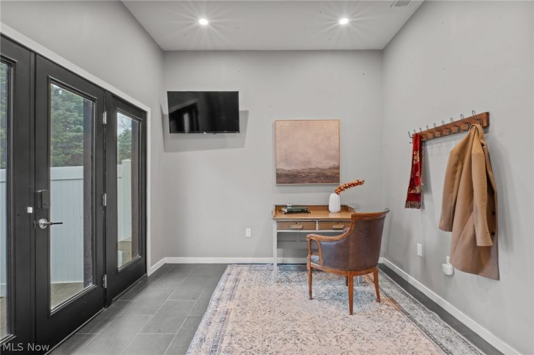 3114 Vine Court, Cleveland, OH - Photo 5