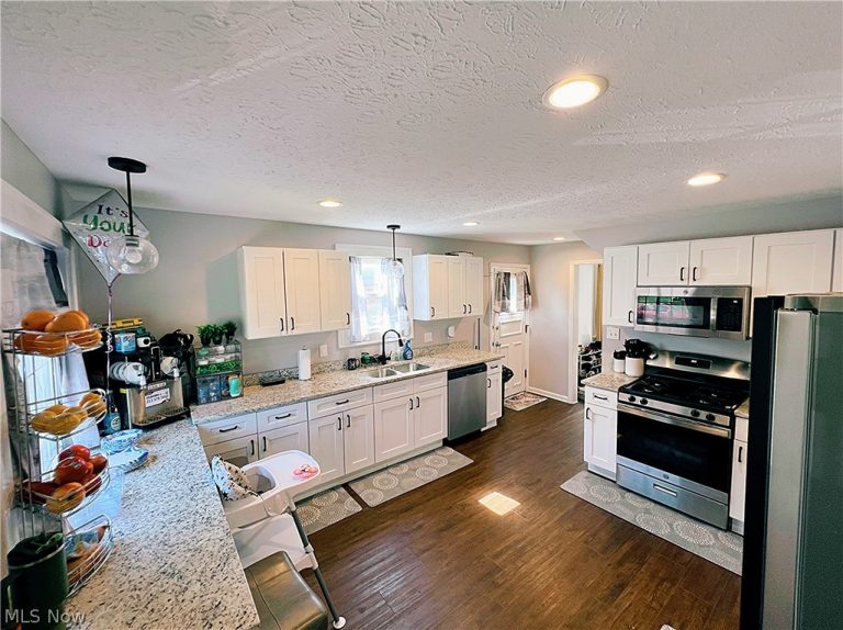 25291 Chatworth Drive, Euclid, OH - Photo 5