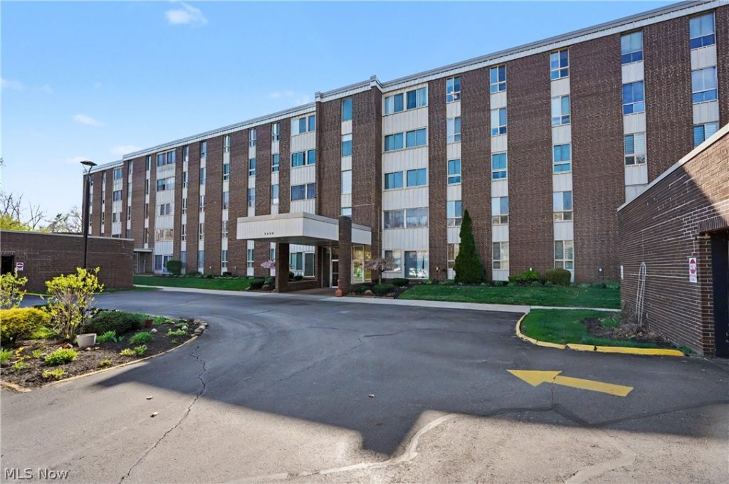 3066 Kent Road #101, Stow, OH