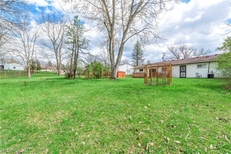 6194 Eldridge Boulevard, Bedford Heights, OH - Photo 8