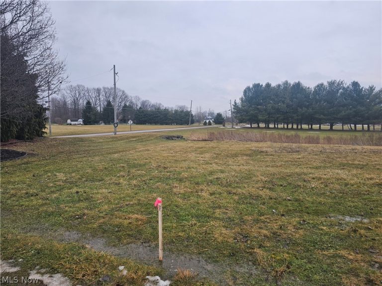 31 Shores Drive, Poland, OH, 44514