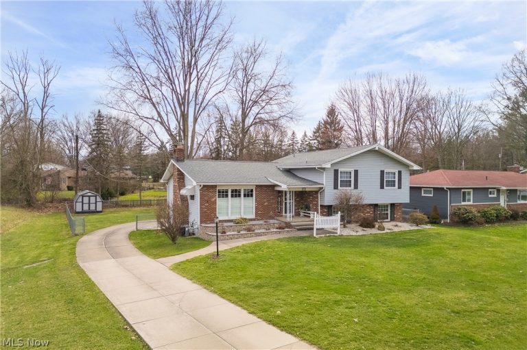 850 Robinson Avenue, Barberton, OH - Photo 2