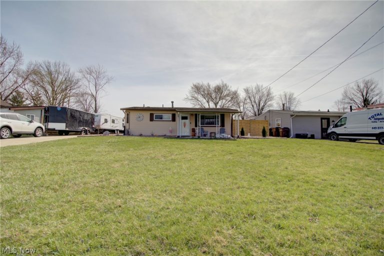 12123 National Drive, Grafton, OH - Photo 2