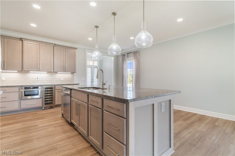 3542 Red Tail Circle, Canton, OH - Photo 3