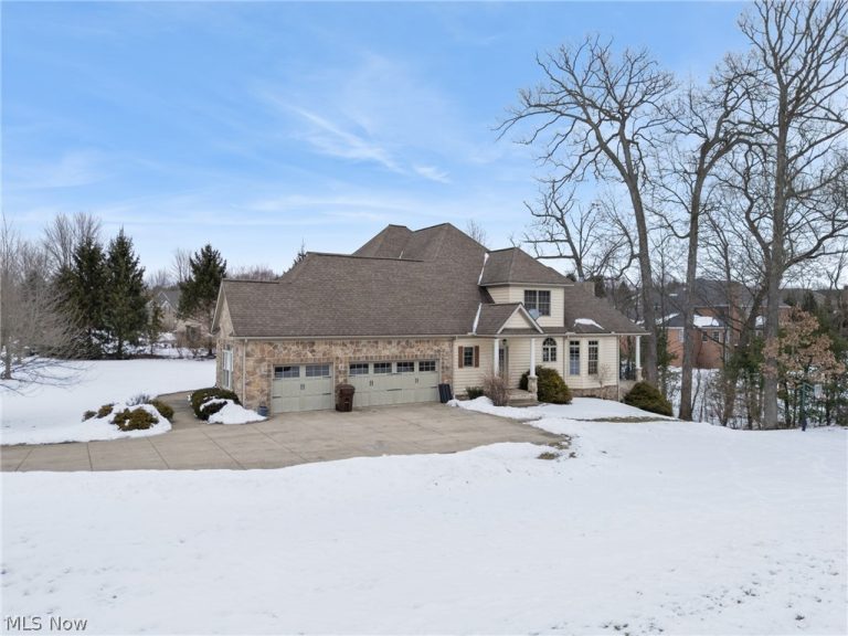 8550 Drummond Drive, Massillon, OH - Photo 2