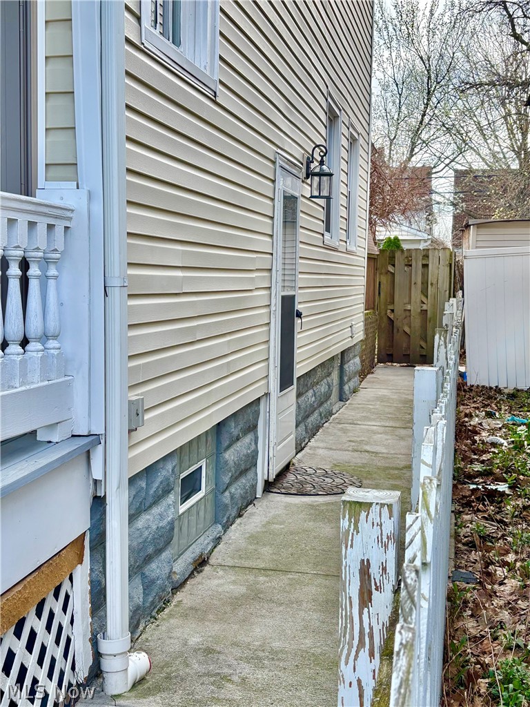 7909 Colgate Avenue, Cleveland, OH - Photo 5