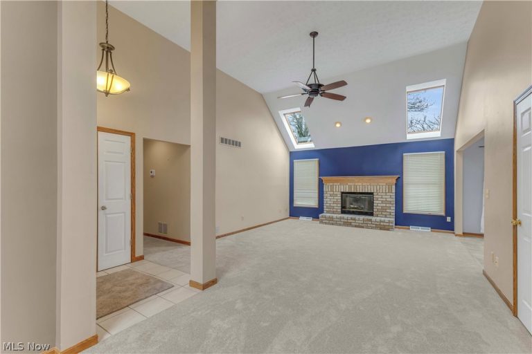 1023 Gulf Road, Elyria, OH - Photo 2