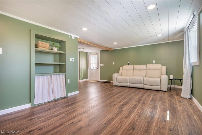 1548 Vanderhoof Road, Barberton, OH - Photo 4