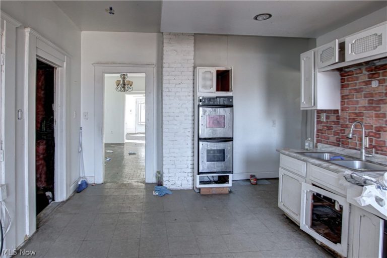 7700 Denison Avenue, Cleveland, OH - Photo 4