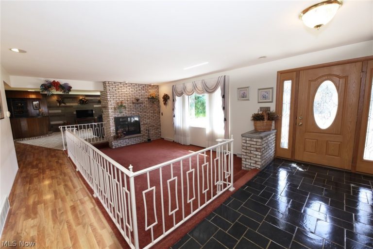 268 Kingsview Drive, Weirton, WV - Photo 8