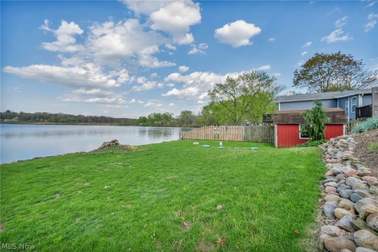 829 Portage Lakes Drive, Akron, OH - Photo 4