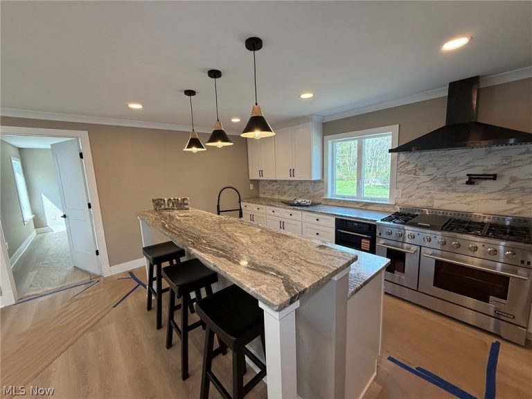 3940 Ellendale Road, Chagrin Falls, OH - Photo 2
