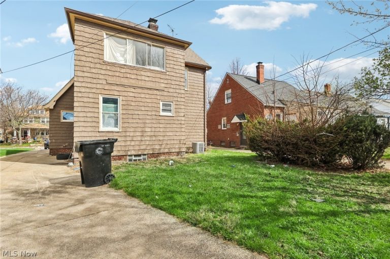 18310 La Salle Avenue, Cleveland, OH - Photo 4