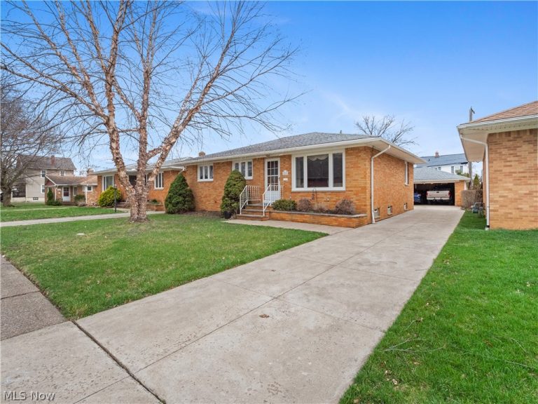 3406 Marioncliff Drive, Parma, OH - Photo 2