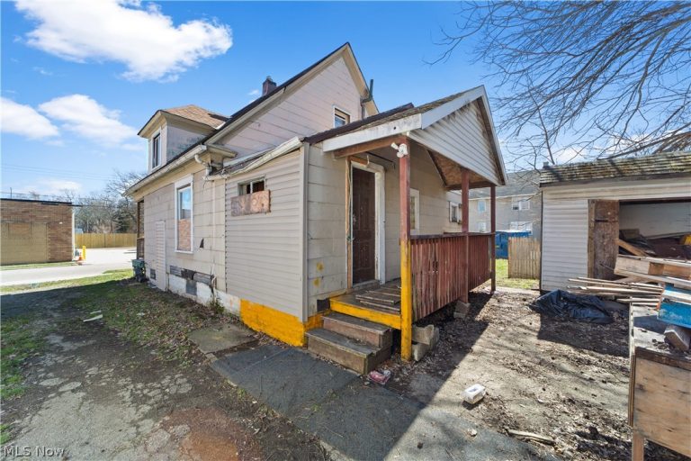 796 Sherman, Akron, OH - Photo 6