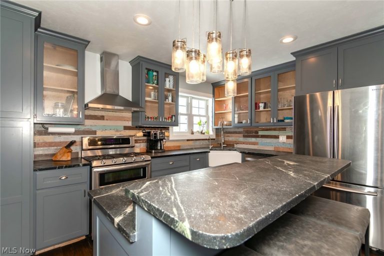 18919 Ravenna Road, Chagrin Falls, OH - Photo 8