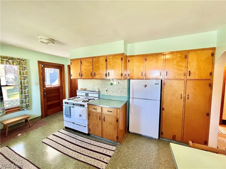 716 Grove Street, Conneaut, OH - Photo 4